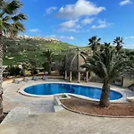 Luxury Surrounded With Nature & Farm Animals Alpacas Etc * גאסרי
