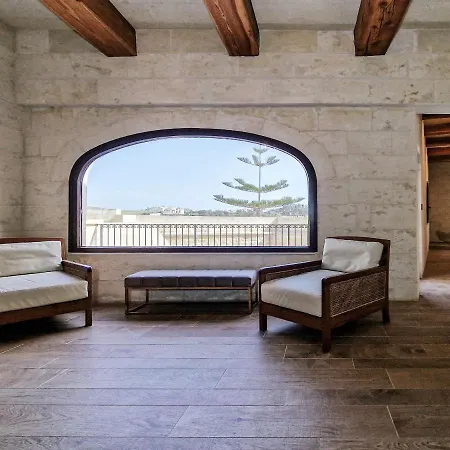 Villa Luxury Surrounded With Nature & Farm Animals Alpacas Etc *