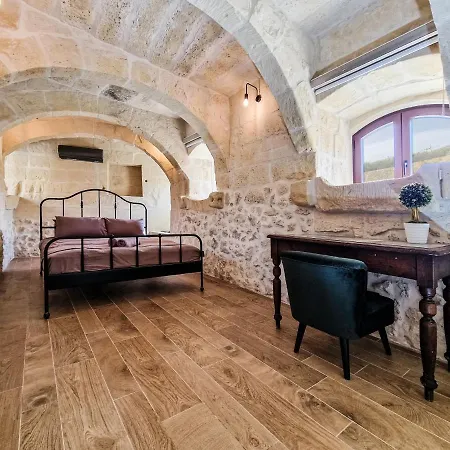 Luxury Surrounded With Nature & Farm Animals Alpacas Etc