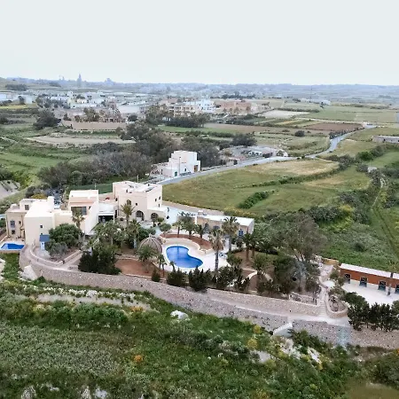 Luxury Surrounded With Nature & Farm Animals Alpacas Etc *