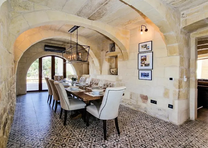 Luxury Surrounded With Nature & Farm Animals Alpacas Etc