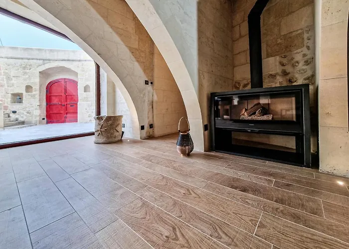 Villa Luxury Surrounded With Nature & Farm Animals Alpacas Etc *