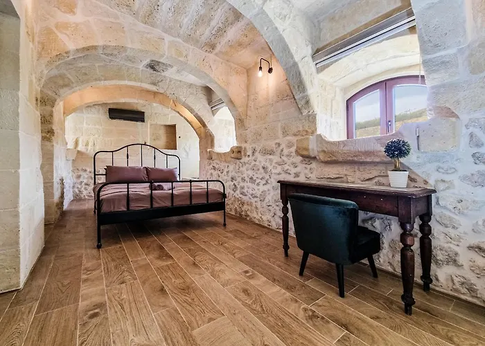 Luxury Surrounded With Nature & Farm Animals Alpacas Etc