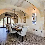 Luxury Surrounded With Nature & Farm Animals Alpacas Etc
