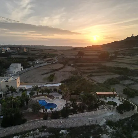 Luxury Surrounded With Nature & Farm Animals Alpacas Etc *