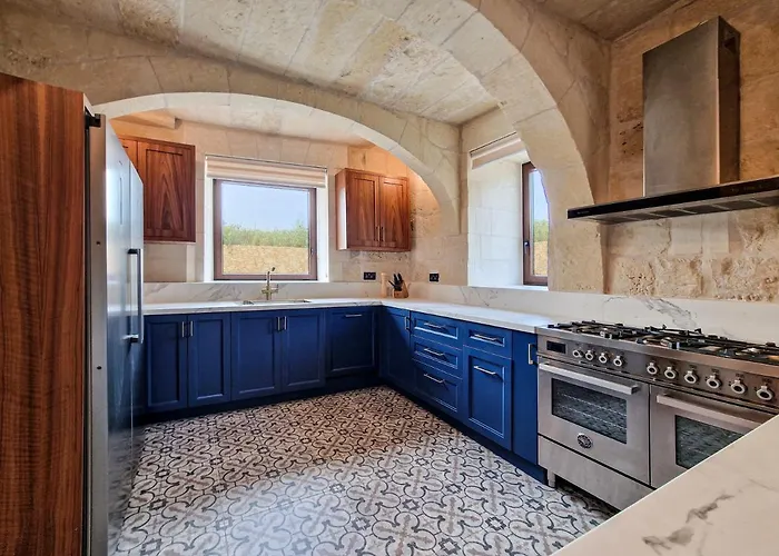 Luxury Surrounded With Nature & Farm Animals Alpacas Etc