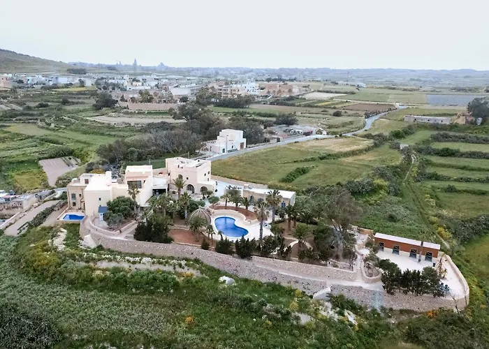 Luxury Surrounded With Nature & Farm Animals Alpacas Etc *