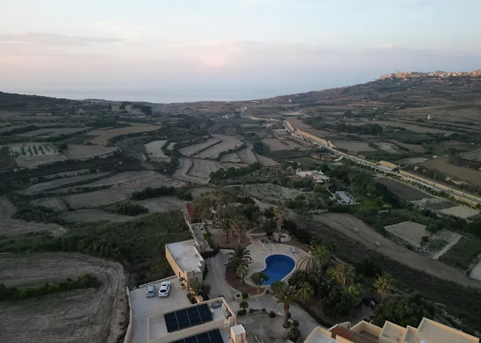 Luxury Surrounded With Nature & Farm Animals Alpacas Etc *